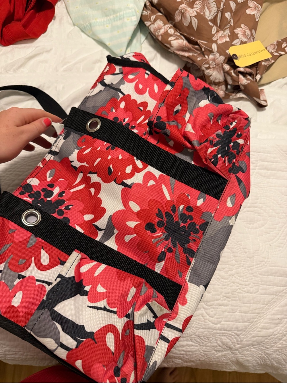 thirty-one Red and White Floral Tote with Black Trim - Picture 3 of 5